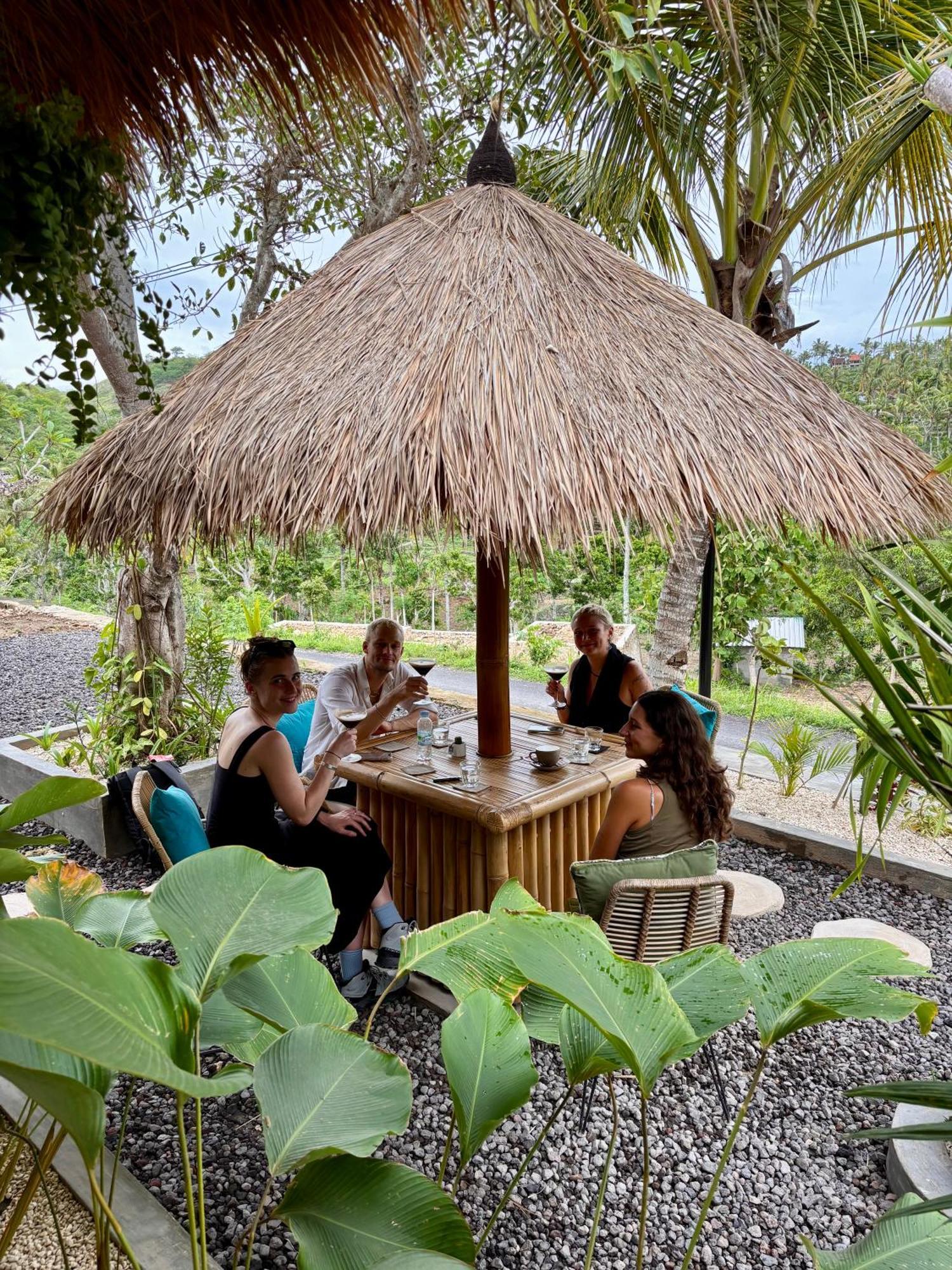 Kaje Cottage & Restaurant Tanglad Exterior photo